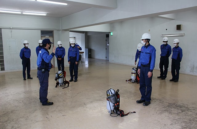 Protective-equipment-training.jpg